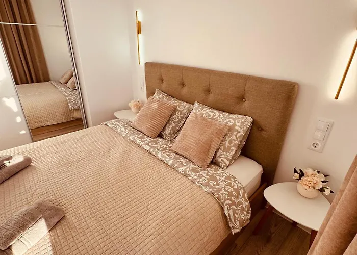 Pool Takas I Jura Kunigiskes Apartment